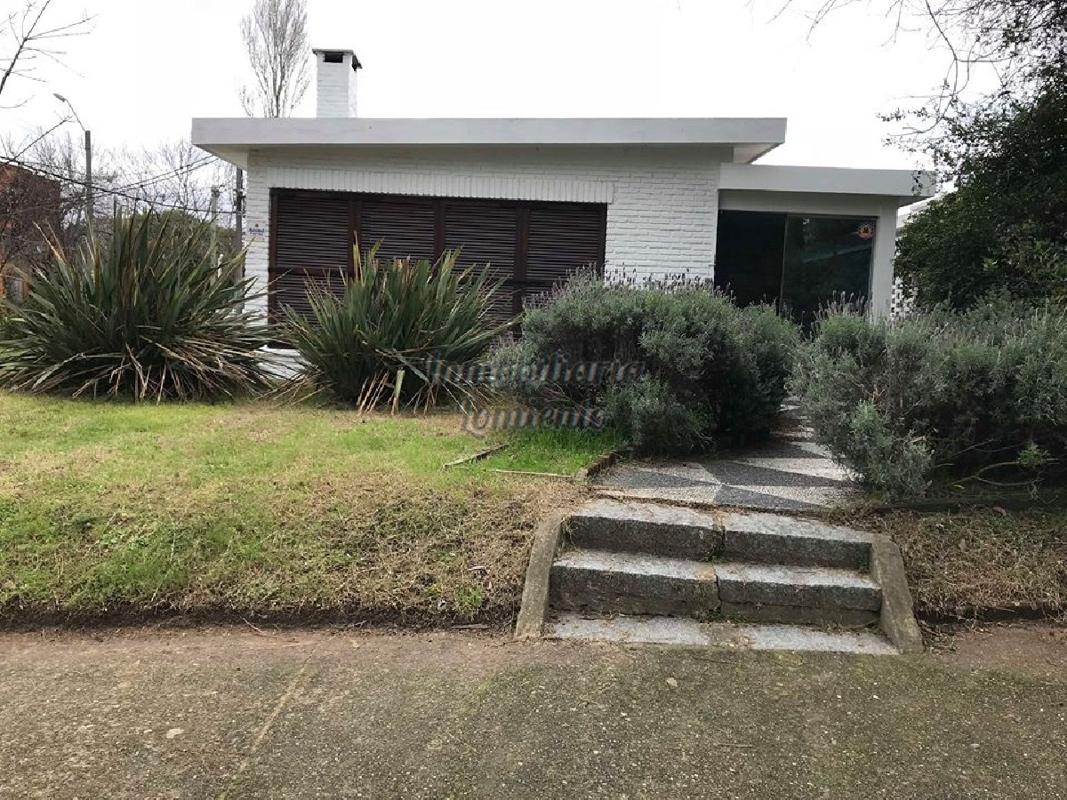 Casa ID.563 - Casa venta 2 dormitorios centro de maldonado, excelente punto!!