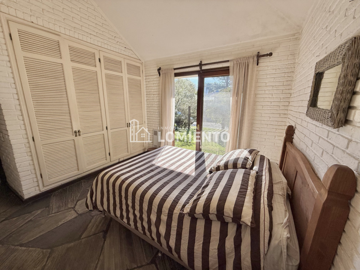 Casa ID.1852 - Oportunidad Venta Casa 4 dormitorios en Barrio Jardines de Cordoba