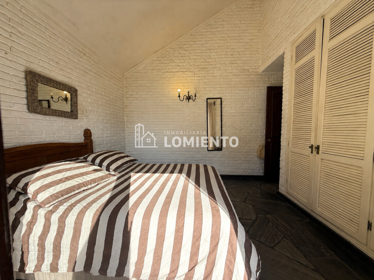 Casa ID.1852 - Oportunidad Venta Casa 4 dormitorios en Barrio Jardines de Cordoba