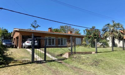 Venta casa 3 dormitorios en Pinares con piscina