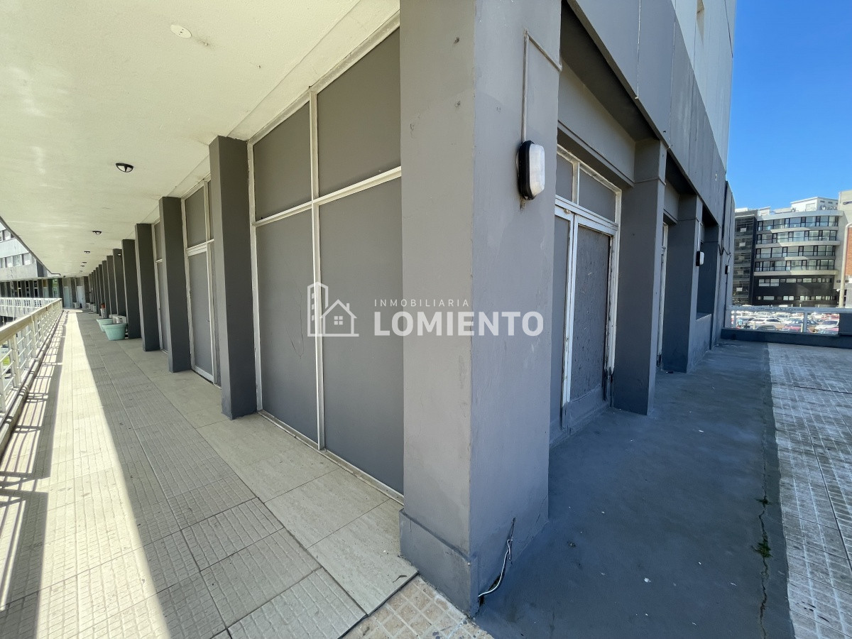 Local Comercial ID.1340 - Alquiler anual-venta Local Comercial Zona Roosevelt