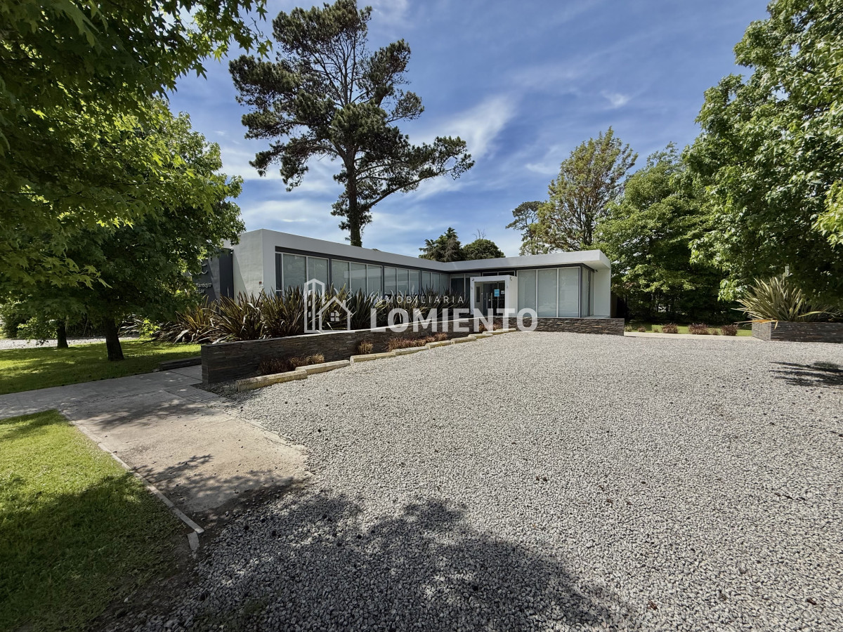 Local Comercial ID.1742 - Venta- alquiler anual Local Comercial sobre Av. Cordoba 