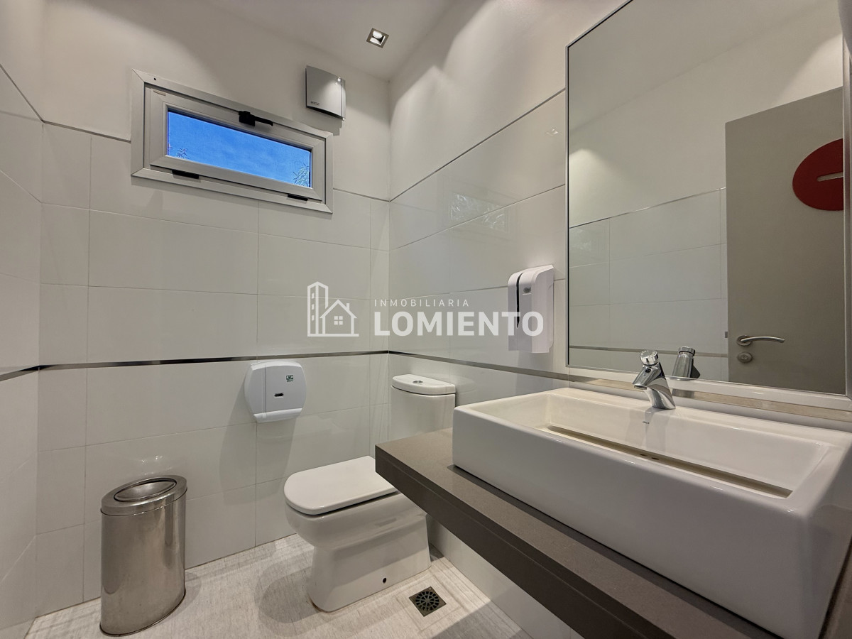 Local Comercial ID.1742 - Venta- alquiler anual Local Comercial sobre Av. Cordoba 