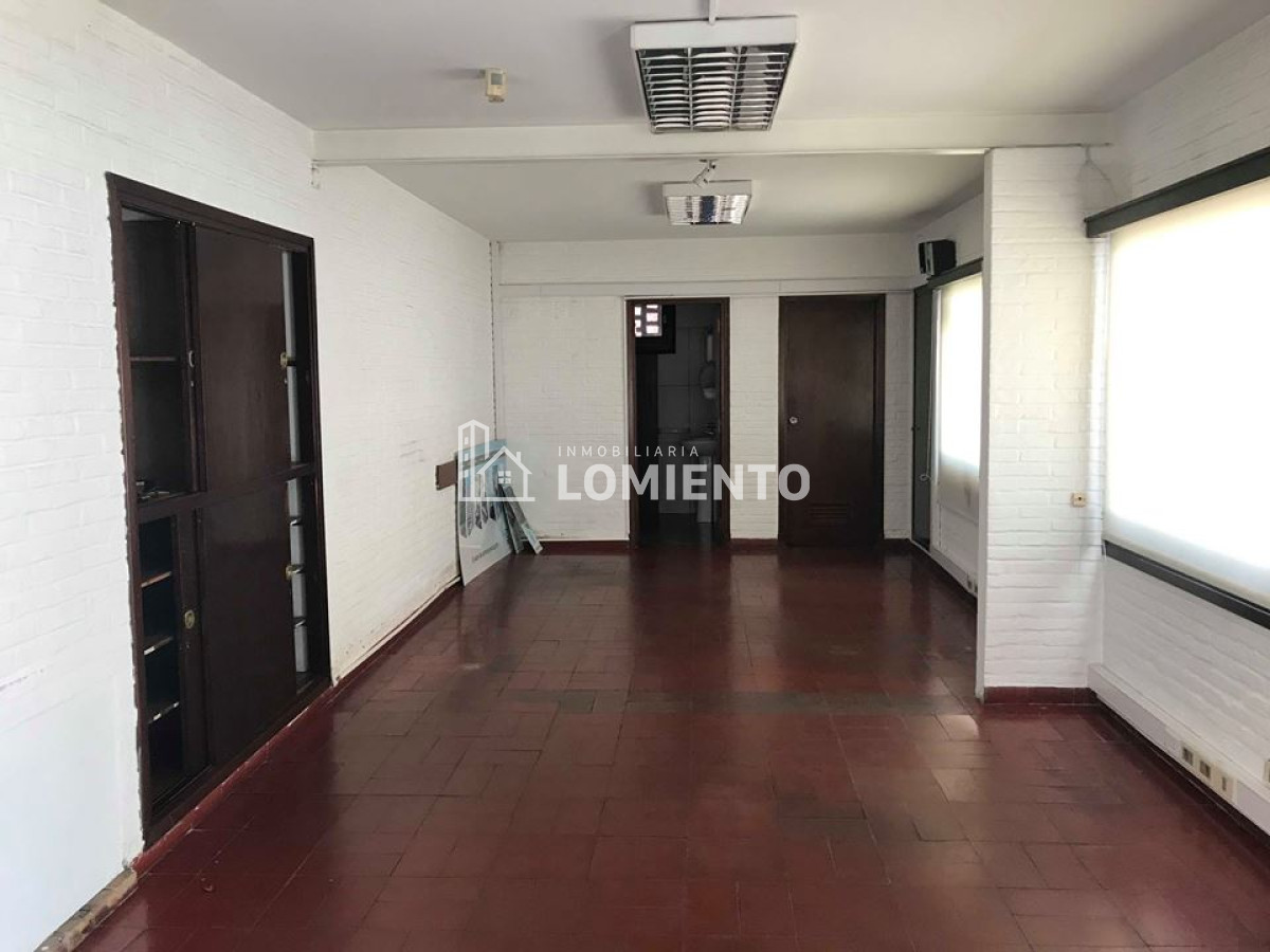 Local Comercial ID.666 - Alquiler anual local Centro de Maldonado
