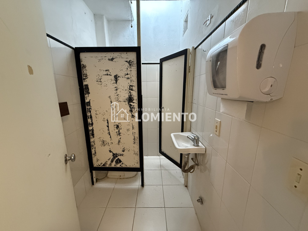 Local Comercial ID.1574 - Venta- Alquiler anual o temporada local a metros de Puerto Punta del Este