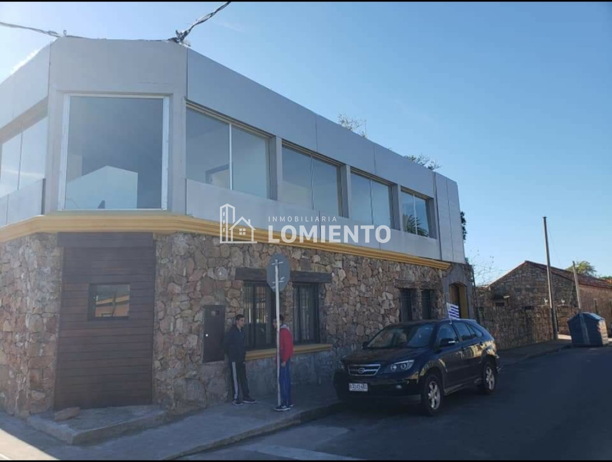 Local Comercial ID.1237 - Venta amplio local en zona céntrica