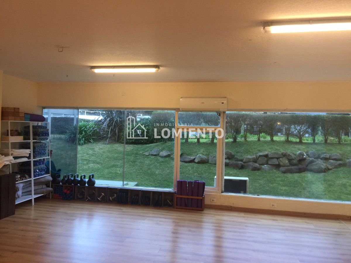 Local Comercial ID.1639 - Amplio Local en venta en Av. Roosevelt 