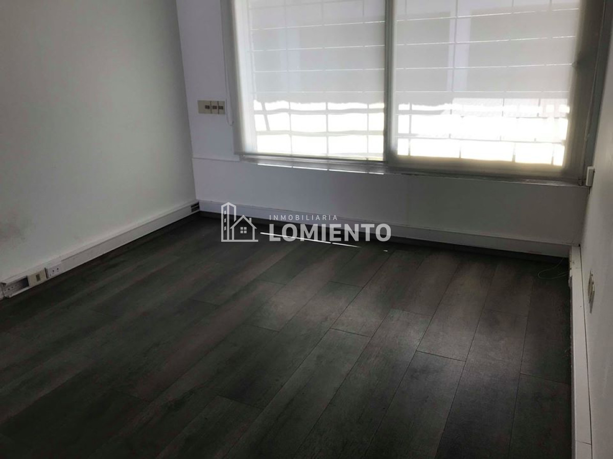 Local Comercial ID.666 - Alquiler anual local Centro de Maldonado