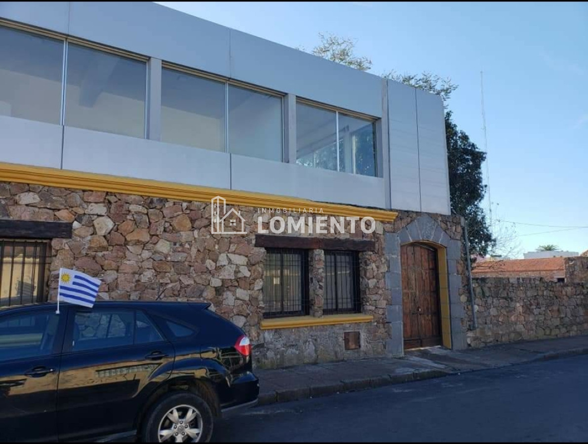 Local Comercial ID.1237 - Venta amplio local en zona céntrica