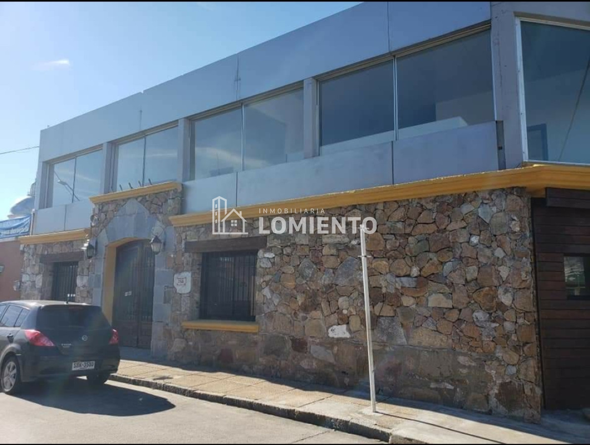 Local Comercial ID.1237 - Venta amplio local en zona céntrica