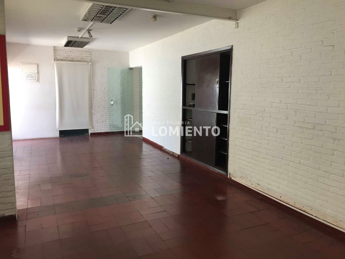 Local Comercial ID.666 - Alquiler anual local Centro de Maldonado