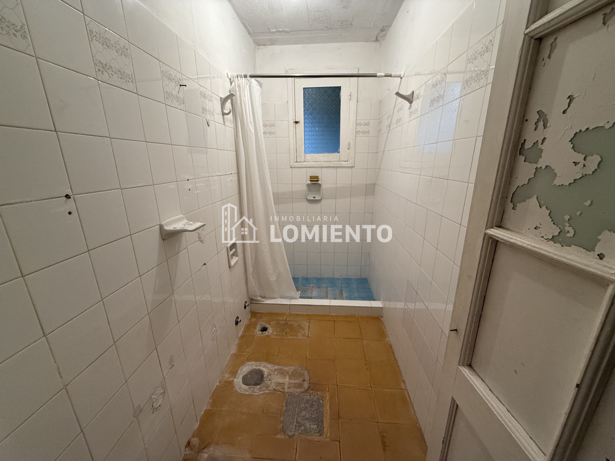 Local Comercial ID.1574 - Venta- Alquiler anual o temporada local a metros de Puerto Punta del Este