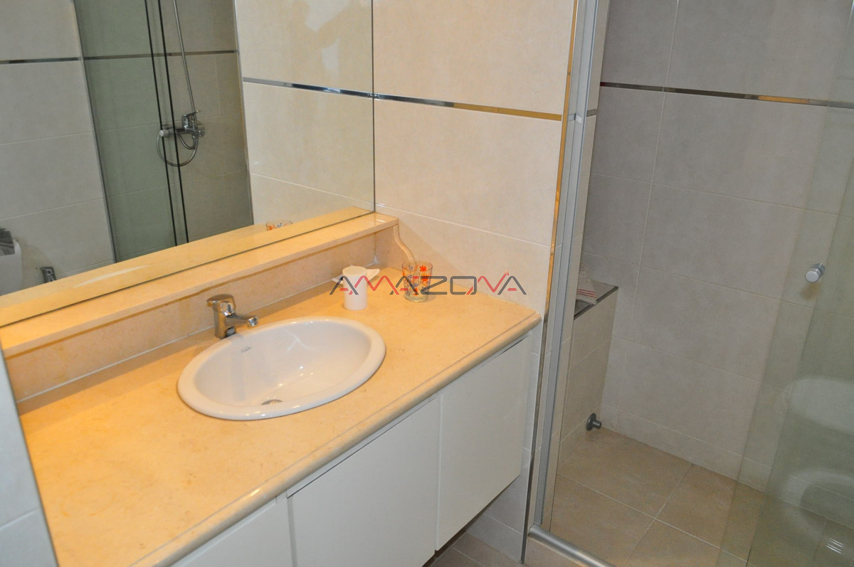 Apartamento ID.5732 - Venta-Punta del Este, vista al mar- PENINSULA