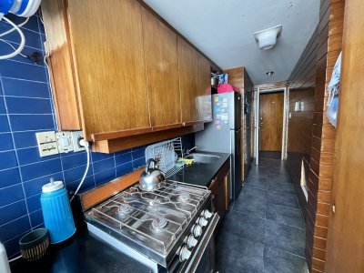 Edificio en la entrada de la peninsula - PLD849A