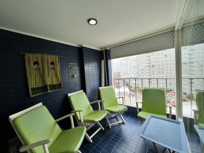 Edificio en la entrada de la peninsula - PLD849A