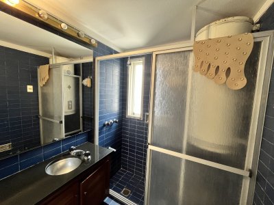 Edificio en la entrada de la peninsula - PLD849A