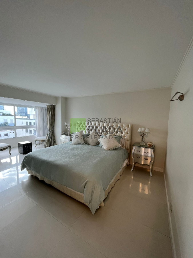 Apartamento ID.952 - EXCELENTE UNIDAD TODO RECICLADO PRIMERA LINEA AL MAR