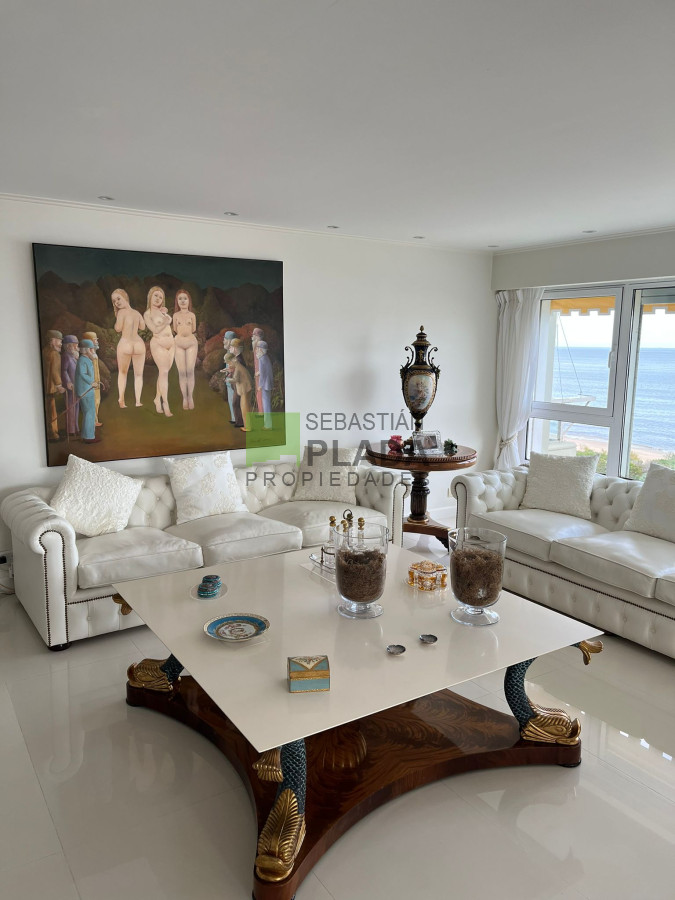 Apartamento ID.952 - EXCELENTE UNIDAD TODO RECICLADO PRIMERA LINEA AL MAR