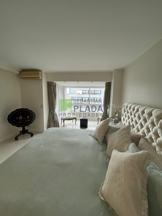 Apartamento ID.952 - EXCELENTE UNIDAD TODO RECICLADO PRIMERA LINEA AL MAR