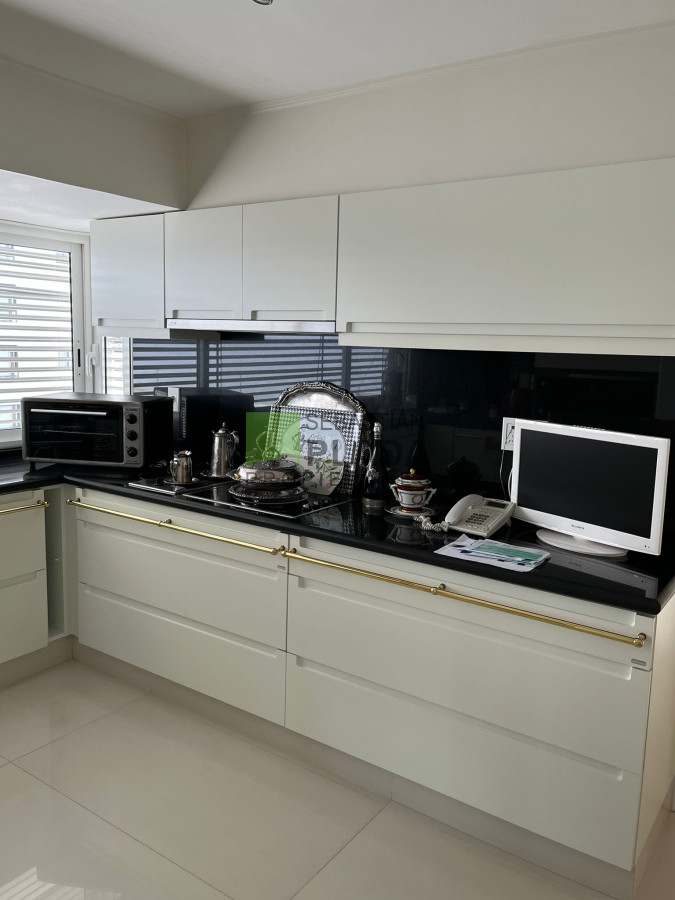Apartamento ID.952 - EXCELENTE UNIDAD TODO RECICLADO PRIMERA LINEA AL MAR