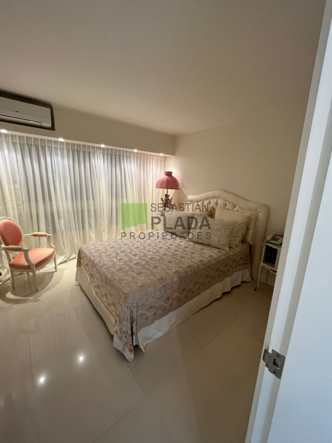 Apartamento ID.952 - EXCELENTE UNIDAD TODO RECICLADO PRIMERA LINEA AL MAR
