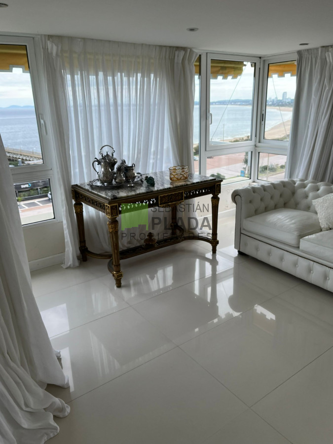 Apartamento ID.952 - EXCELENTE UNIDAD TODO RECICLADO PRIMERA LINEA AL MAR