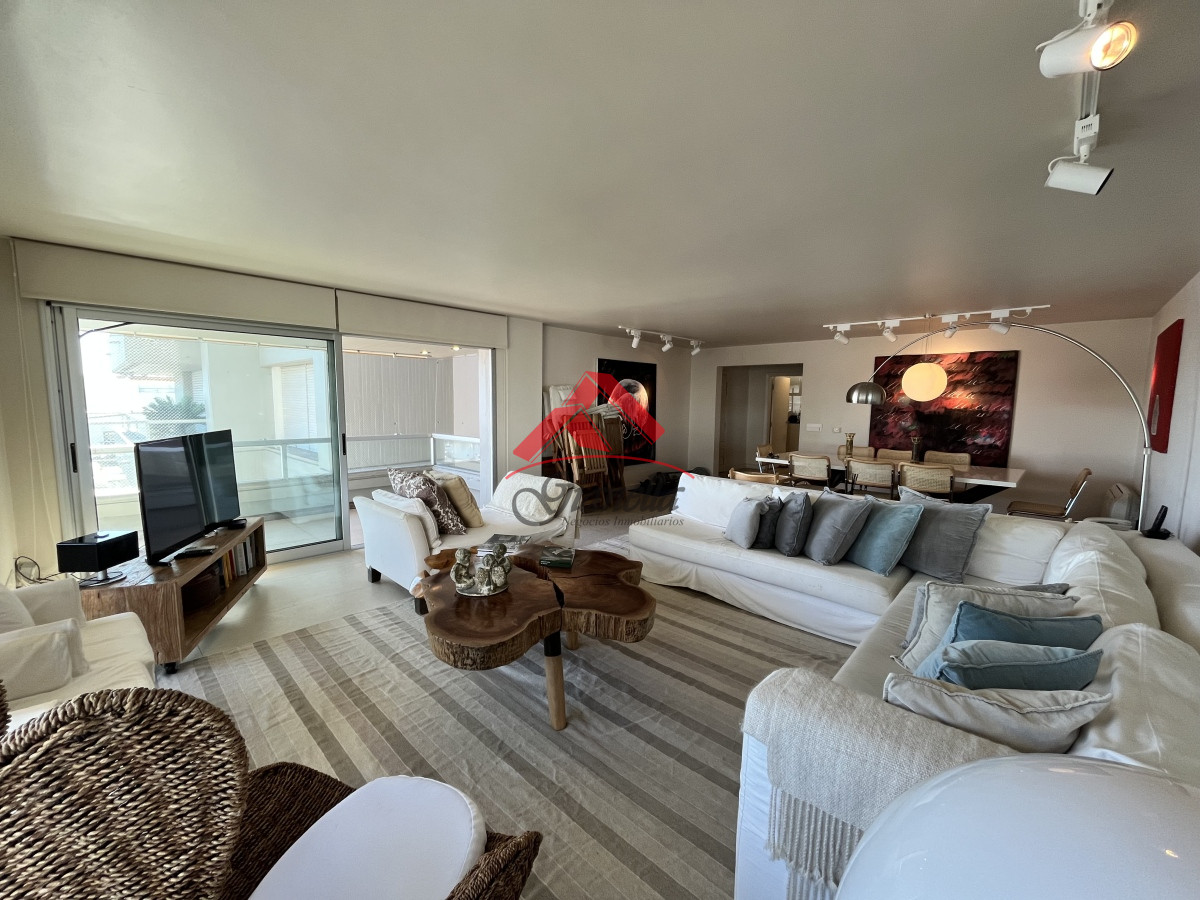 Apartamento ID.1952 - Apartamento en la Península, Punta del Este