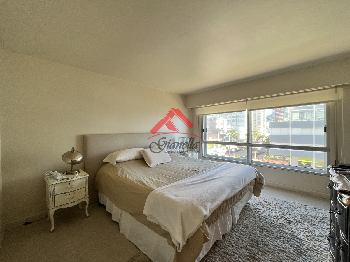 Apartamento ID.1952 - Apartamento en la Península, Punta del Este