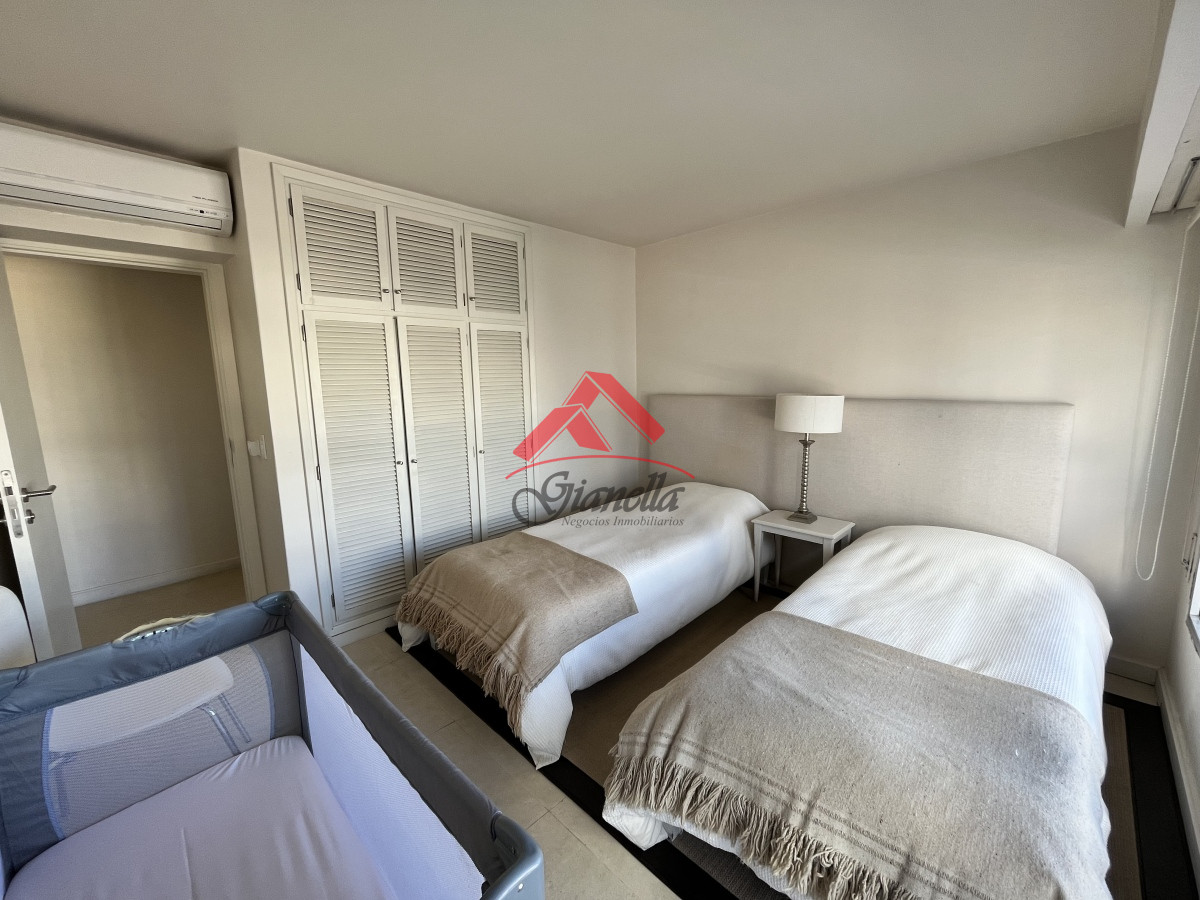 Apartamento ID.1952 - Apartamento en la Península, Punta del Este