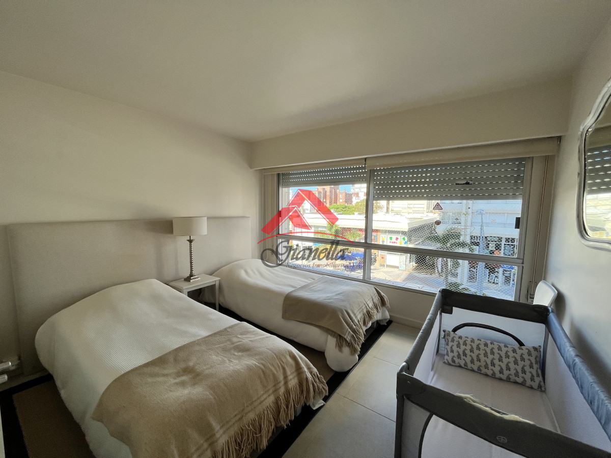 Apartamento ID.1952 - Apartamento en la Península, Punta del Este
