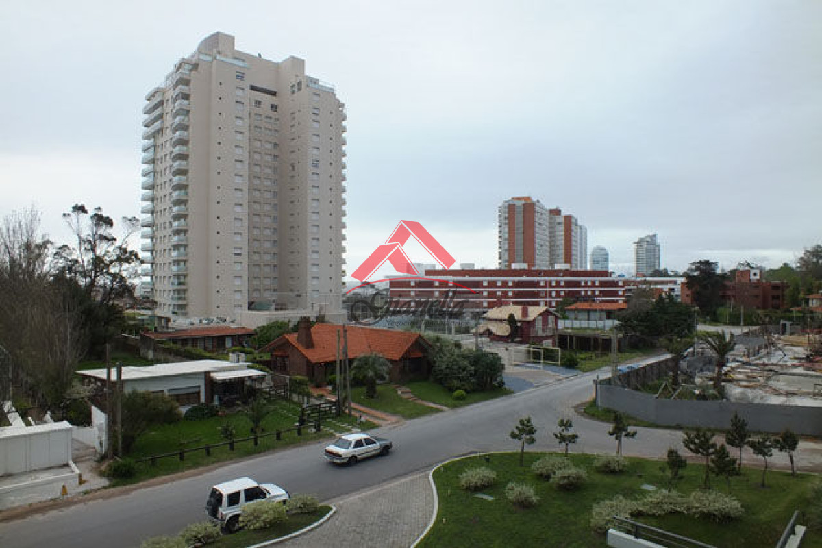 Apartamento ID.2189 - Apartamento en Mansa, 2 dormitorios  con parrillero