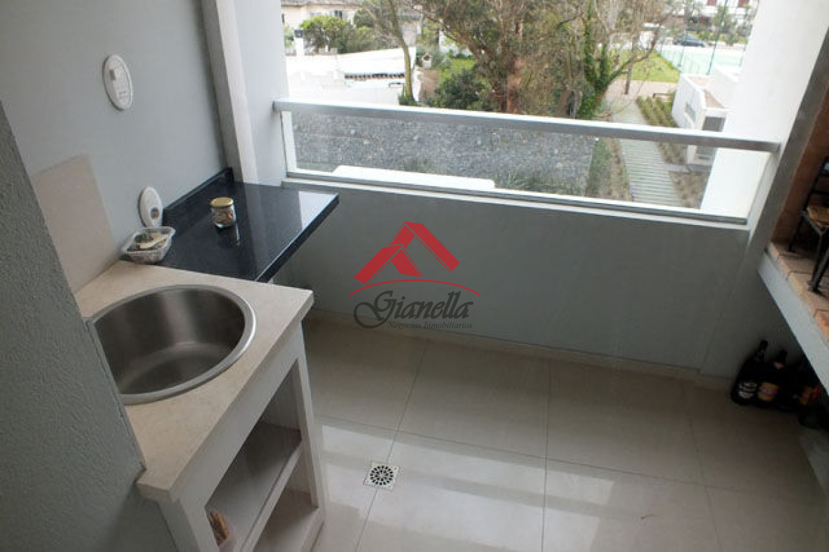 Apartamento ID.2189 - Apartamento en Mansa, 2 dormitorios  con parrillero