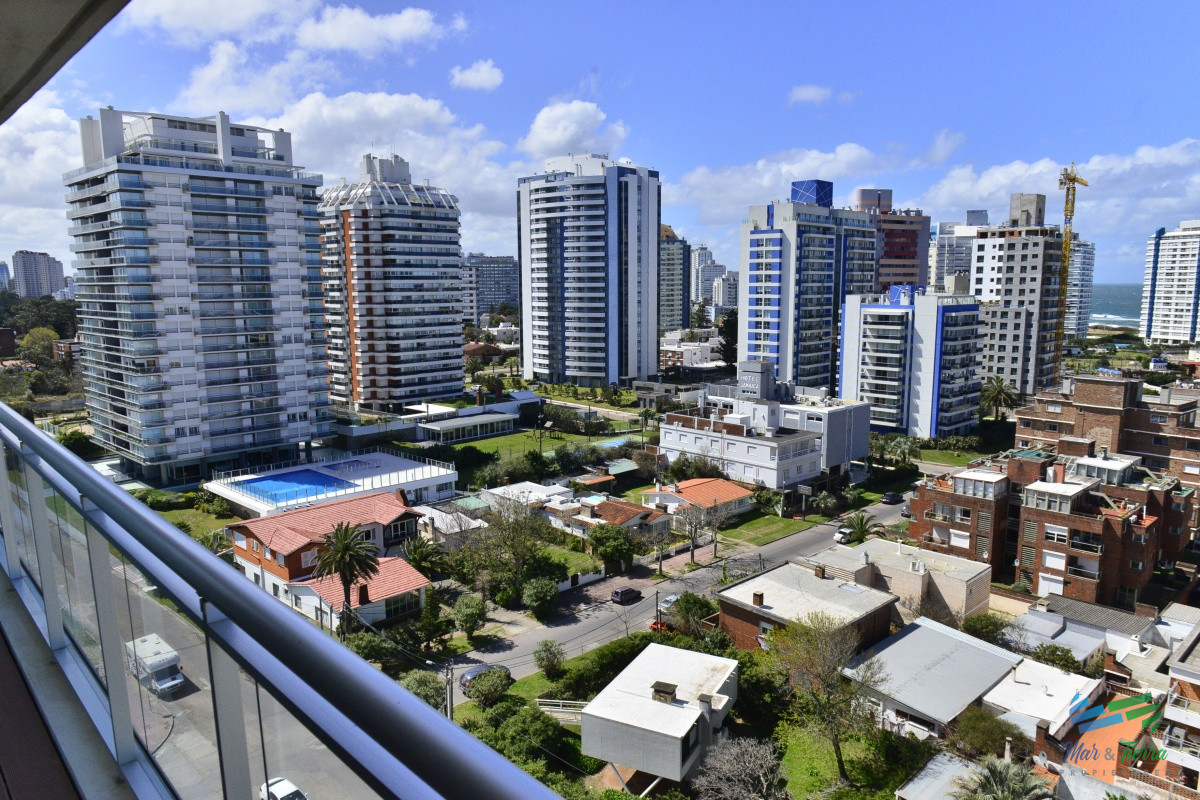 Apartamento ID.5748 - EN VENTA APARTAMENTO 2 DORMITORIOS CON EXCELENTES SERVICIOS Y VISTA AL MAR, PLAYA BRAVA, PUNTA DEL ESTE