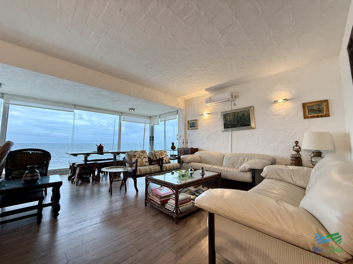 Apartamento ID.5526 - Venta apartamento 3 dormitorios frente a la brava en Peninsula, Punta del Este