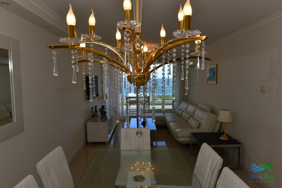 Apartamento ID.3234 - En venta, espectacular planta en primera línea sobre el mar!!!