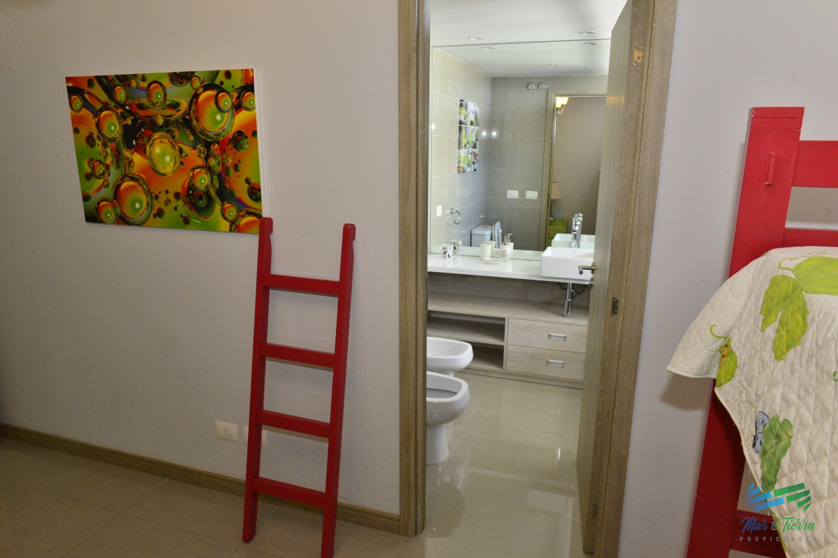 Apartamento ID.5748 - EN VENTA APARTAMENTO 2 DORMITORIOS CON EXCELENTES SERVICIOS Y VISTA AL MAR, PLAYA BRAVA, PUNTA DEL ESTE