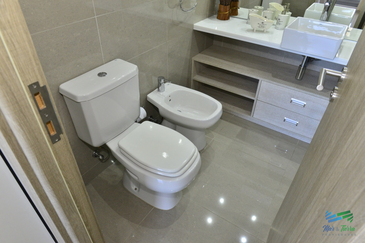 Apartamento ID.5748 - EN VENTA APARTAMENTO 2 DORMITORIOS CON EXCELENTES SERVICIOS Y VISTA AL MAR, PLAYA BRAVA, PUNTA DEL ESTE