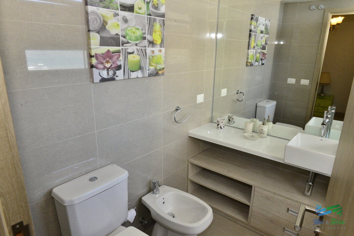 Apartamento ID.5748 - EN VENTA APARTAMENTO 2 DORMITORIOS CON EXCELENTES SERVICIOS Y VISTA AL MAR, PLAYA BRAVA, PUNTA DEL ESTE