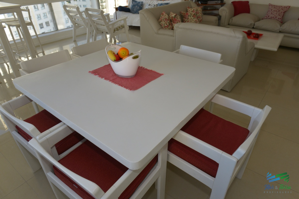 Apartamento ID.3187 -   Departamento en Punta del Este, Torre con servicios