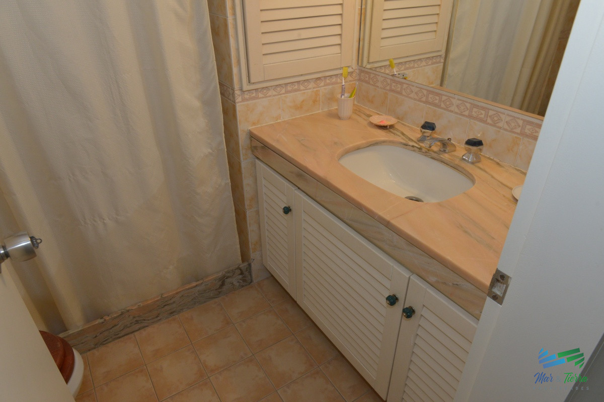 Apartamento ID.3187 -   Departamento en Punta del Este, Torre con servicios