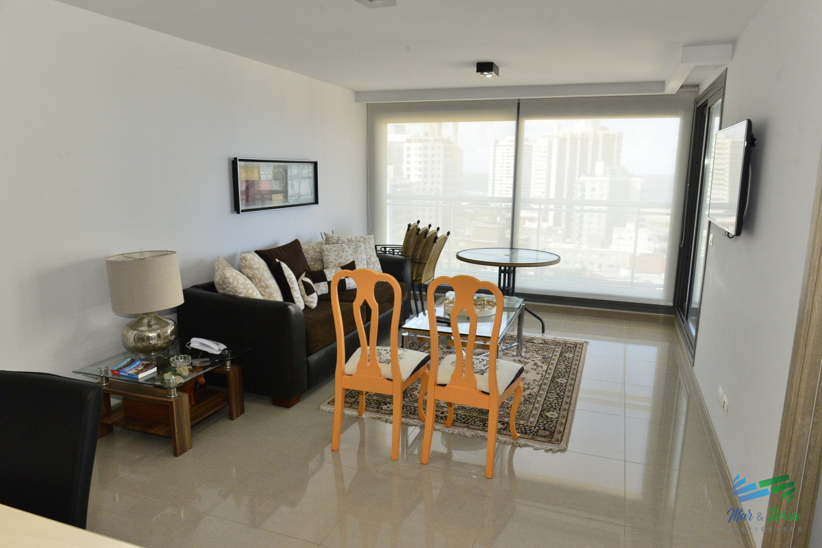Apartamento ID.5748 - EN VENTA APARTAMENTO 2 DORMITORIOS CON EXCELENTES SERVICIOS Y VISTA AL MAR, PLAYA BRAVA, PUNTA DEL ESTE
