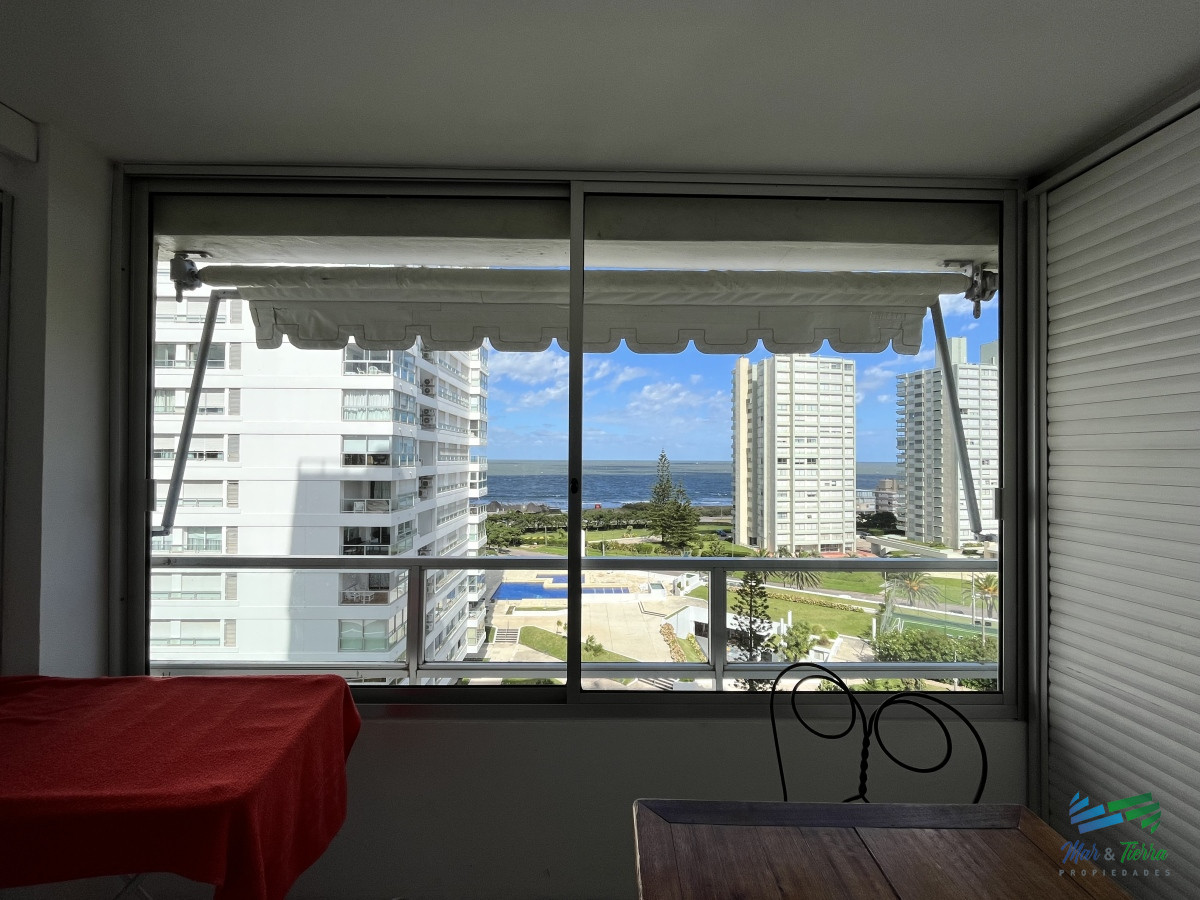 Apartamento ID.5775 - En venta apartamento 1 dormitorio y medio en Playa Mansa, complejo Lincon Center, Punta del este