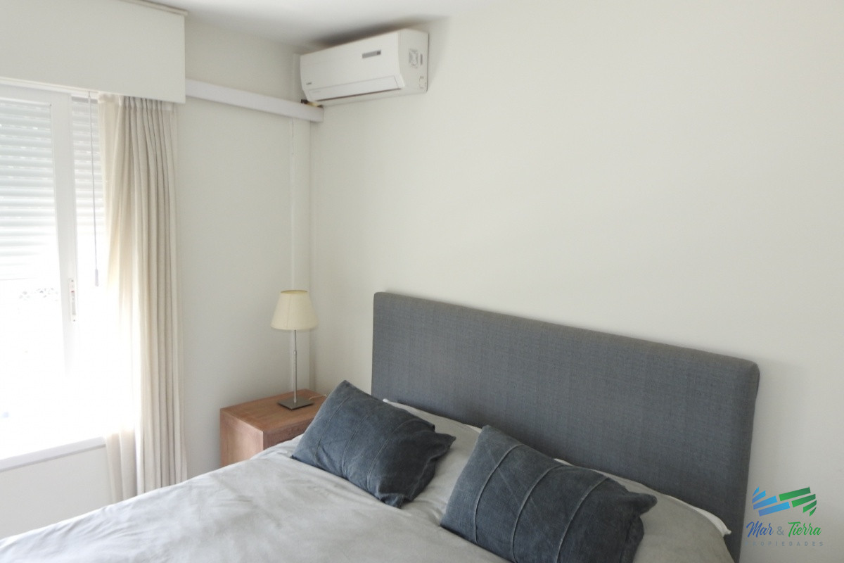 Apartamento ID.5784 - En venta apartamento 3 dormtirorios con parrillero propio, buenos servicios, playa Brava, Punta del Este
