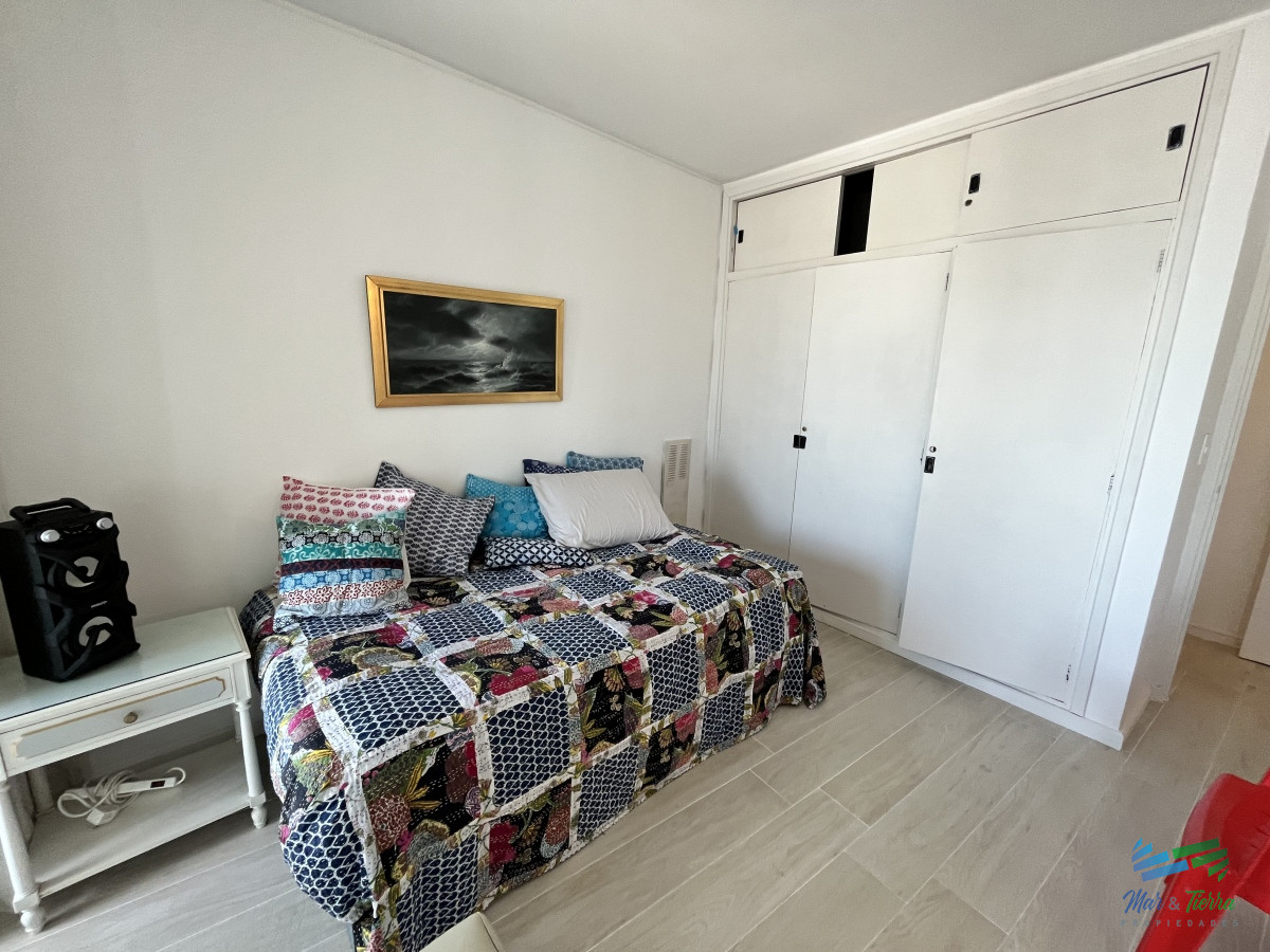 Apartamento ID.4722 - EN VENTA APARTAMENTO 2 DORMITORIOS, VISTA AL MAR, PENINSULA, PUNTA DEL ESTE