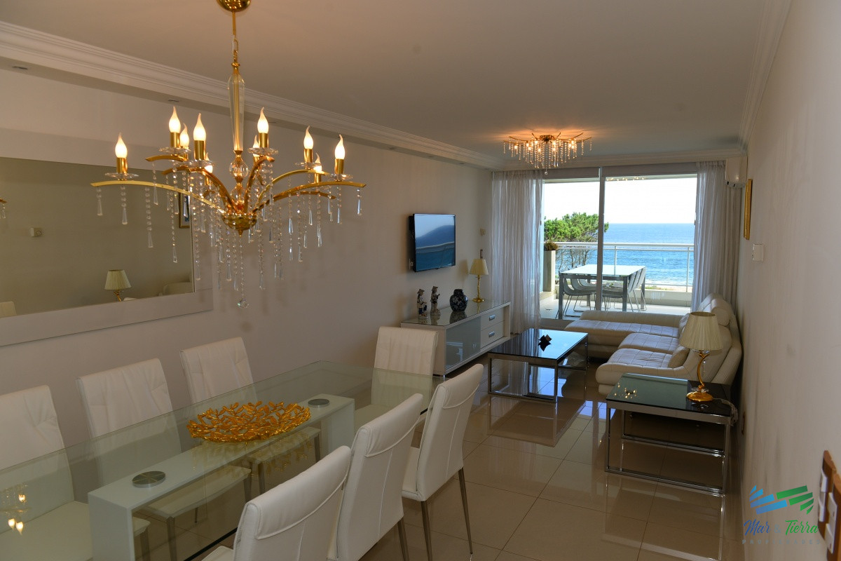 Apartamento ID.3234 - En venta, espectacular planta en primera línea sobre el mar!!!