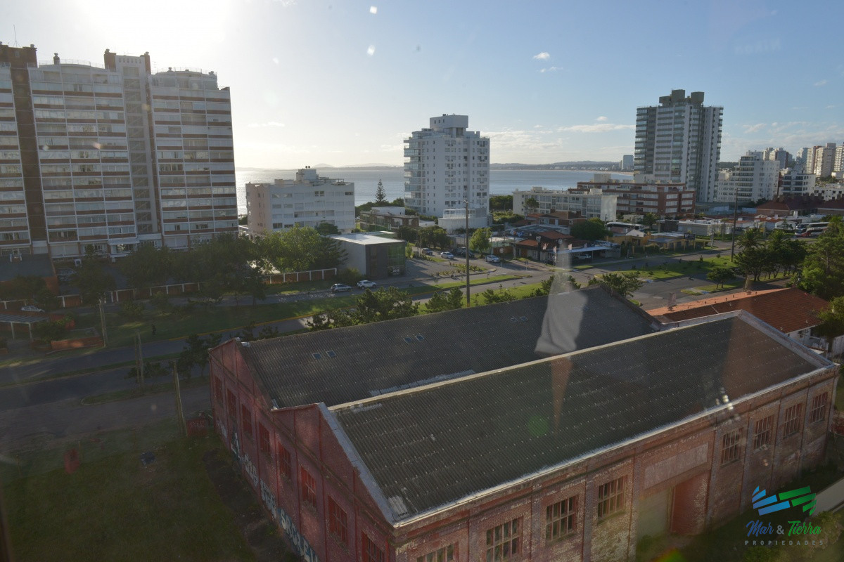 Apartamento ID.3187 -   Departamento en Punta del Este, Torre con servicios