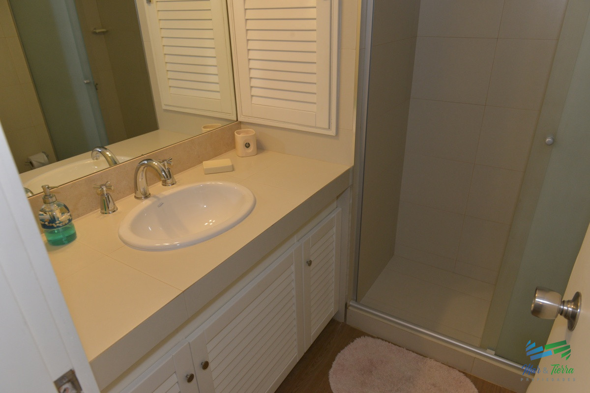Apartamento ID.3187 -   Departamento en Punta del Este, Torre con servicios