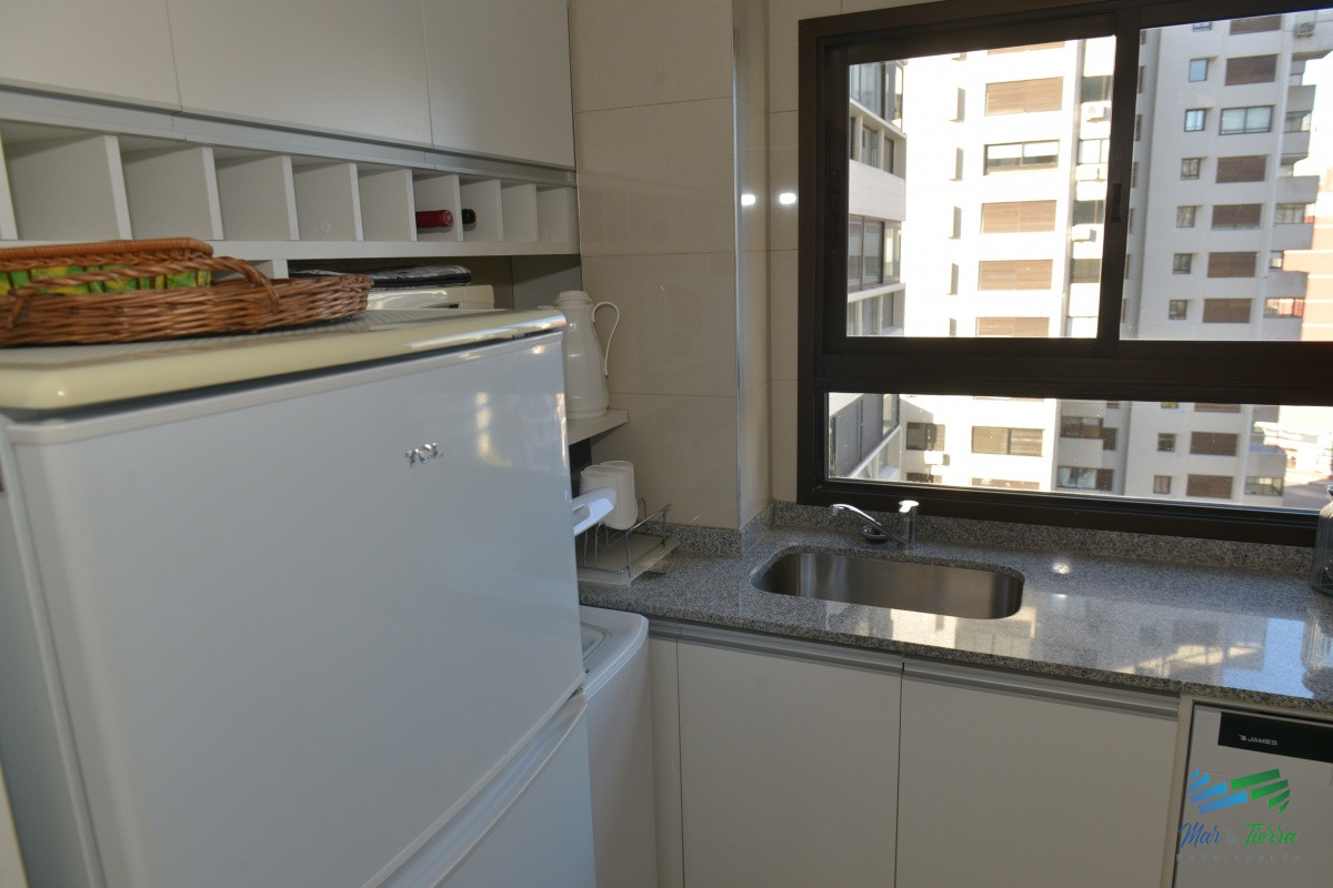 Apartamento ID.3187 -   Departamento en Punta del Este, Torre con servicios