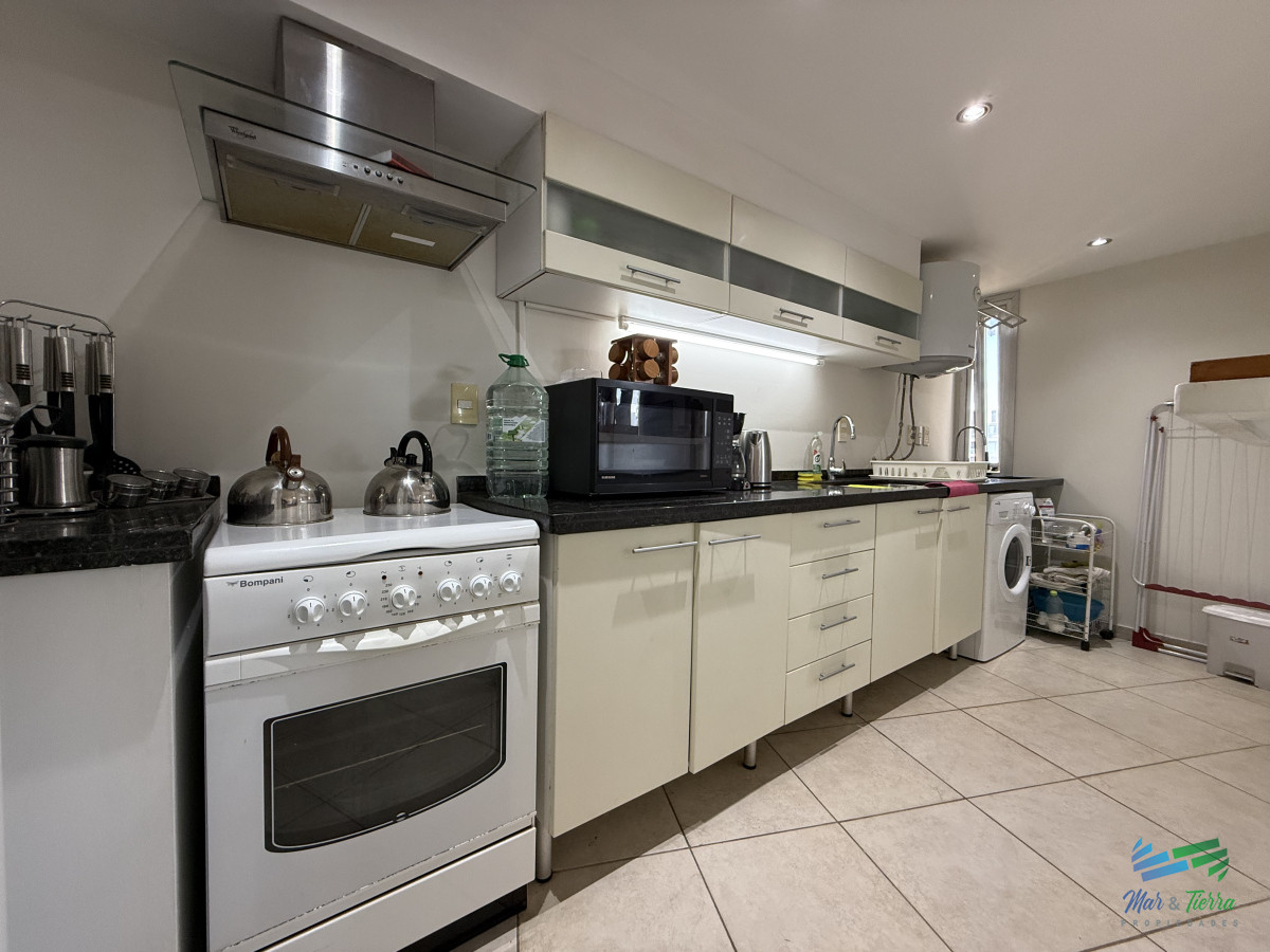 Apartamento ID.5048 - En venta apartamento 2 dormitorios con servicios en Torre O, brava, Punta del Este.