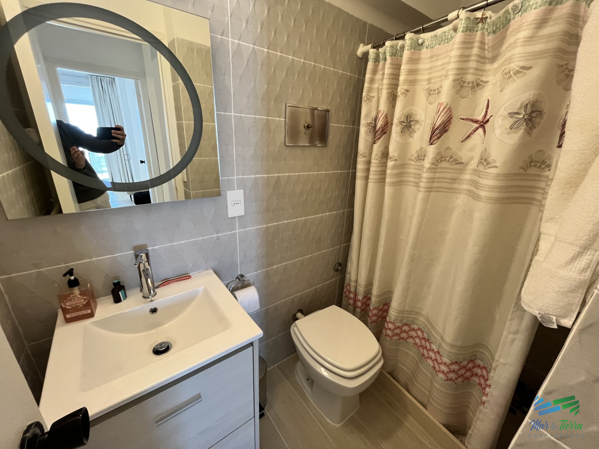 Apartamento ID.4722 - EN VENTA APARTAMENTO 2 DORMITORIOS, VISTA AL MAR, PENINSULA, PUNTA DEL ESTE